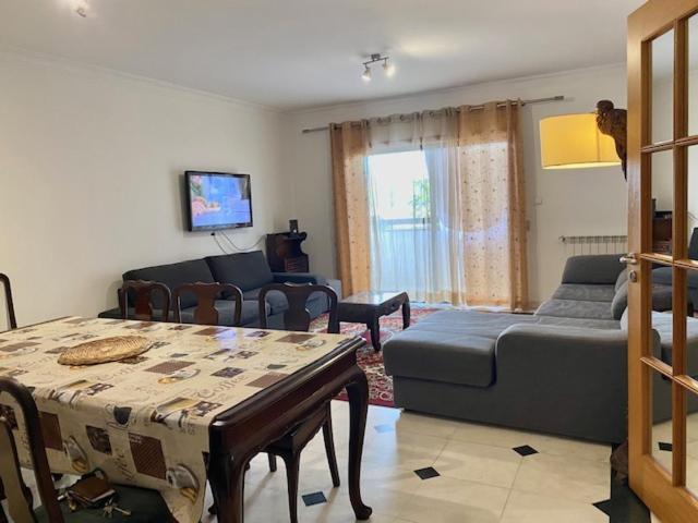 Apartamento Novo Muito Confortavel Com Vista Rio Algés Eksteriør bilde