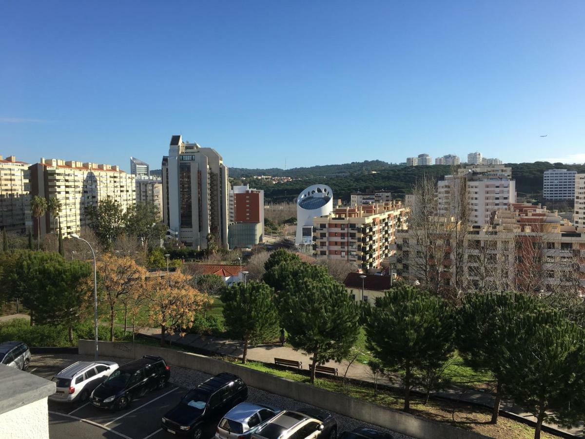 Apartamento Novo Muito Confortavel Com Vista Rio Algés Eksteriør bilde