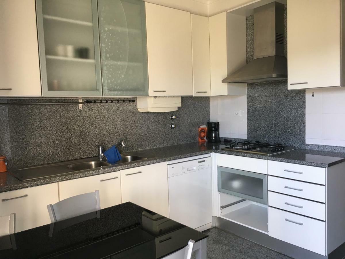 Apartamento Novo Muito Confortavel Com Vista Rio Algés Eksteriør bilde